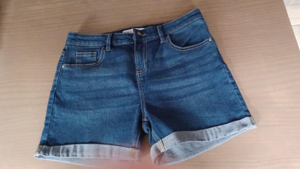 Short, Kleding | Dames, Ophalen, Zo goed als nieuw, W30 - W32 (confectie 38/40), Primark