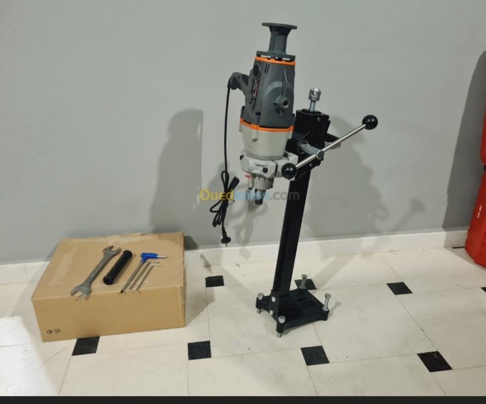 Perceuse à diamant professionnelle 2200W avec support, Enlèvement ou Envoi, Neuf, Perceuse