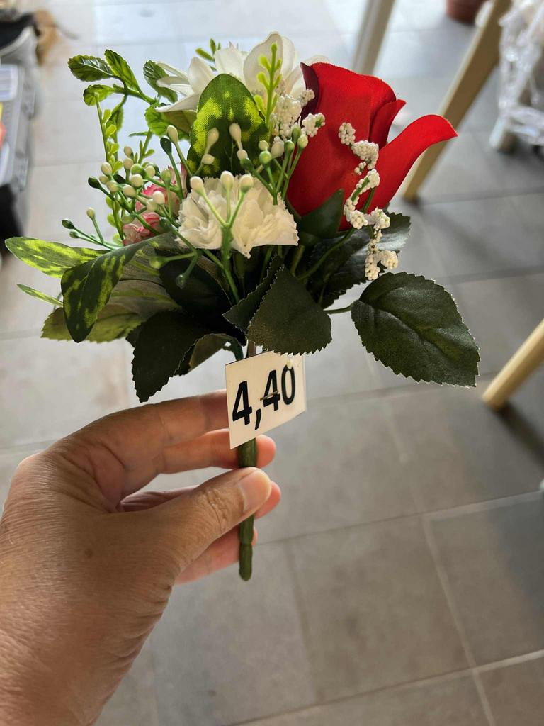 Zijden boeketjes . Nieuw !, Ophalen