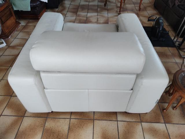 Ruime lederen relaxzetel in tijdloos design, Ophalen, Leder, Eenpersoons, 100 tot 125 cm