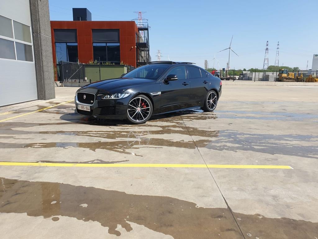 Uitzonderlijk black edition Jaguar XE FULL option, Autos, Jaguar, Cuir, Achat, Carnet d'entretien, Noir