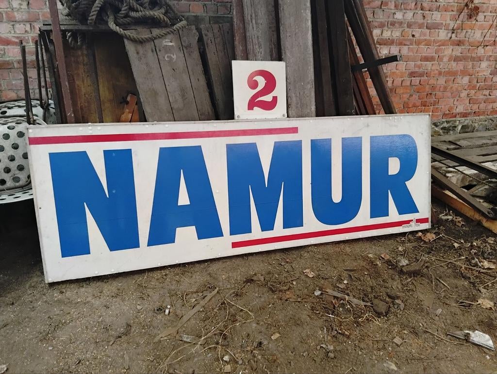 Ancienne enseigne de quai d'embarquement de bateau Namur, Enlèvement