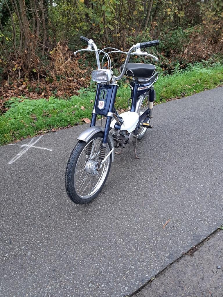 Honda amigo, Ophalen, Carburateur