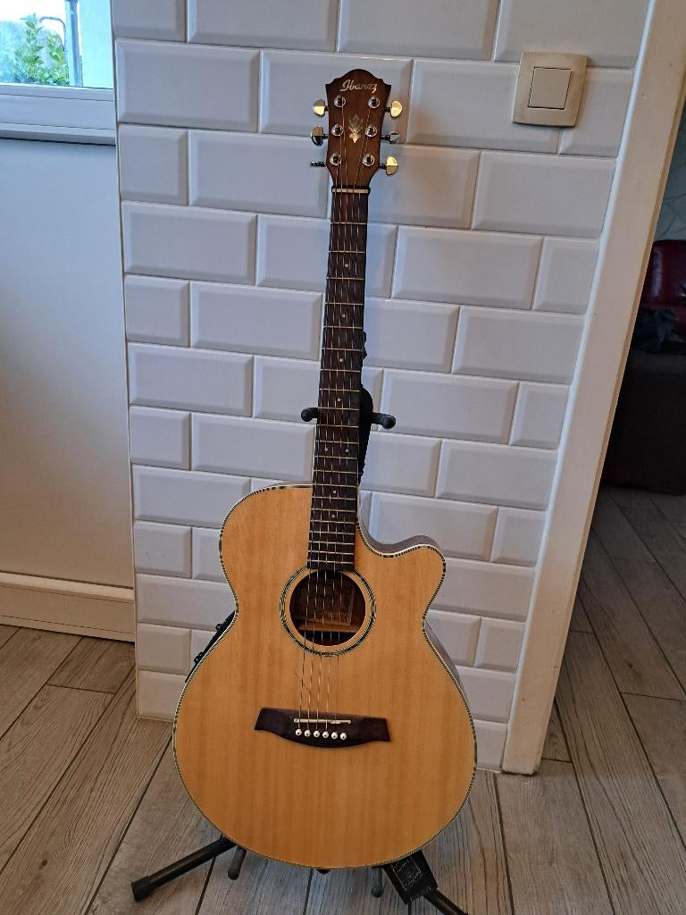 Guitare  Ibanez électro-acoustique AEG 20 NT, Musique & Instruments, Instruments à corde | Guitares | Acoustiques, Enlèvement