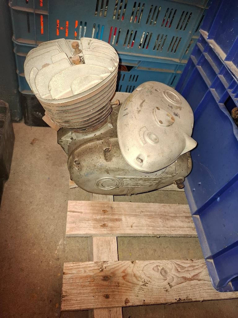 Gillet blocs moteur, Motos, Enlèvement