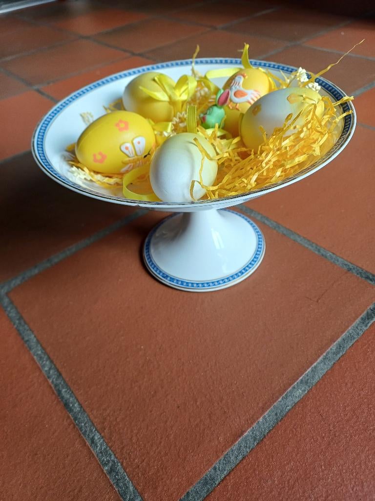 Plat sur pied en porcelaine de Limoges, Enlèvement ou Envoi