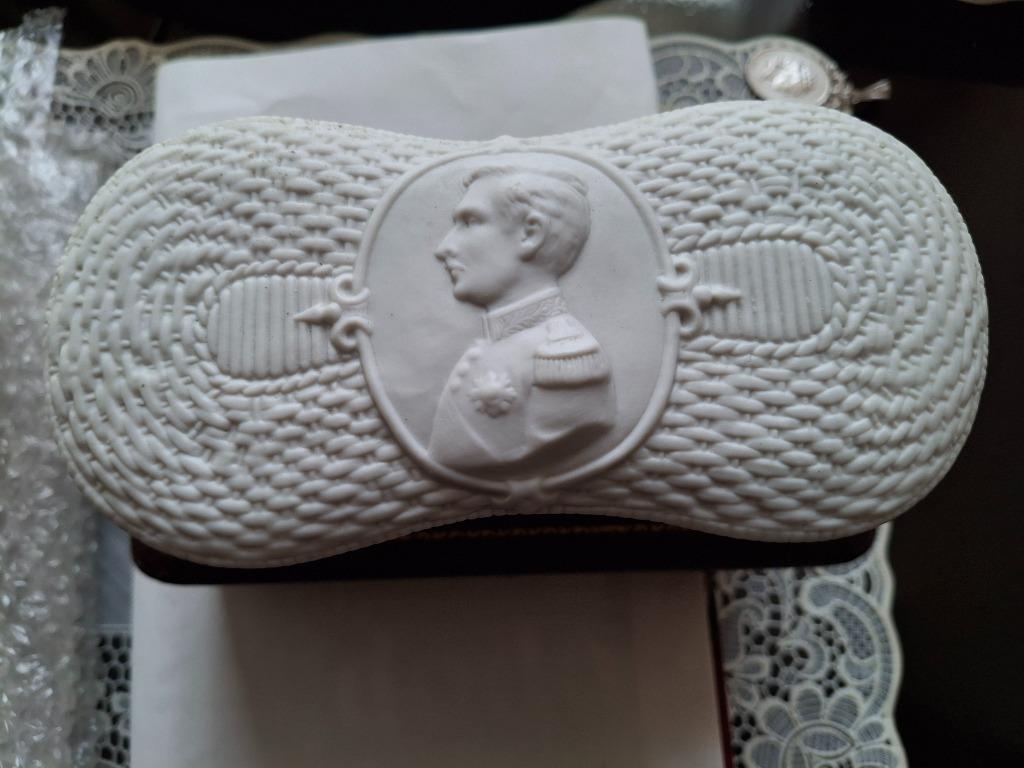 biscuit doos met deksel Prins Albert ( Koning Albert I), Verzenden, Gebruikt, Servies