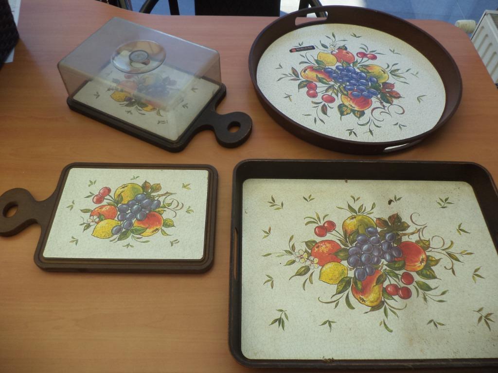 EMSA : broodplank met deksel en 2 plateaus, Ophalen of Verzenden