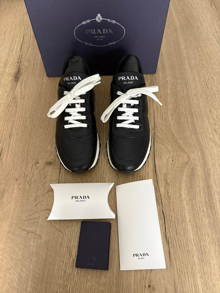 Prada damessneakers nappa zwart maat 39, Sneakers et Baskets, Comme neuf, Enlèvement, Noir
