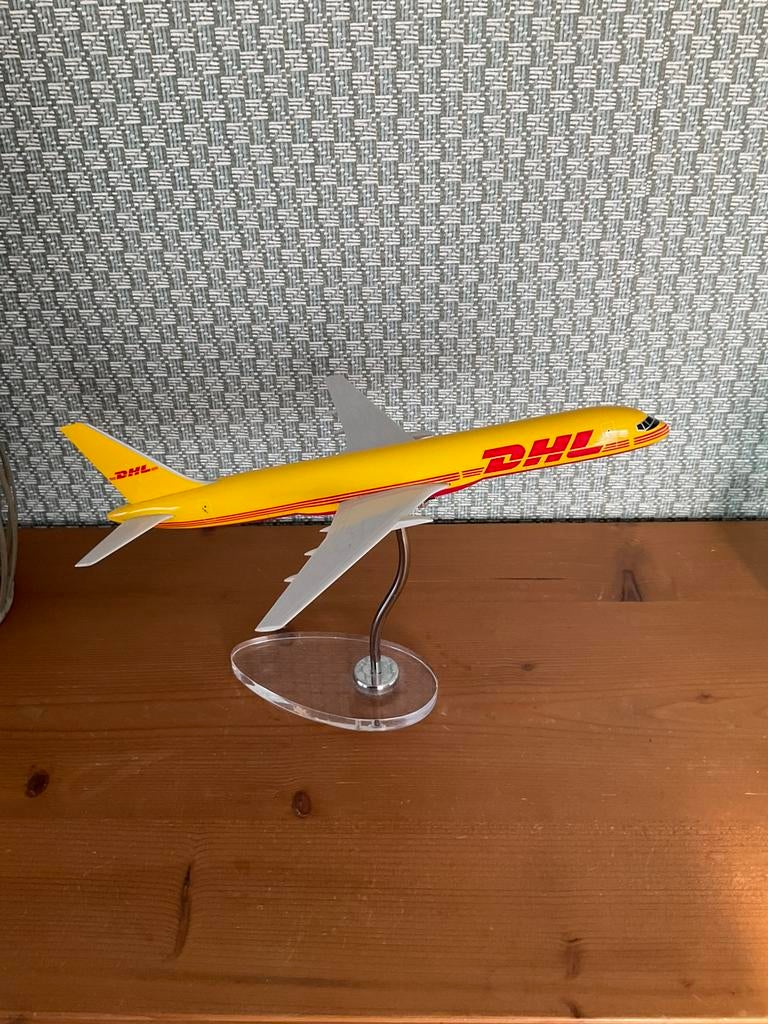 Vliegtuig DHL, Ophalen, Zo goed als nieuw