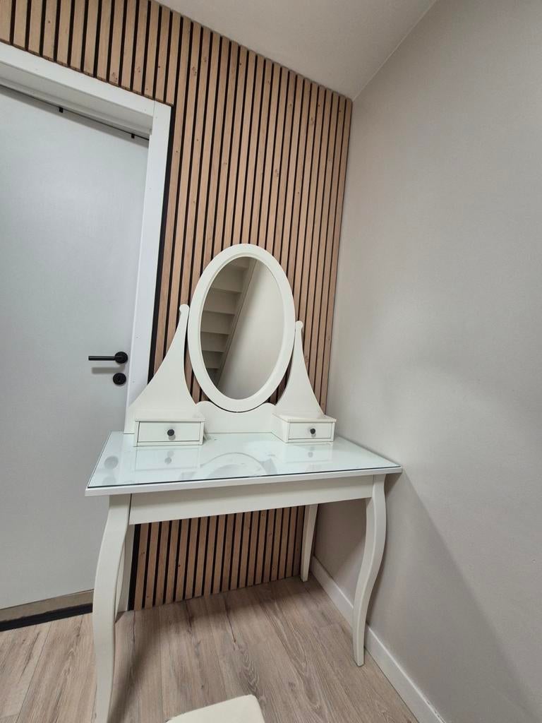 Ikea makeup tafel, Ophalen