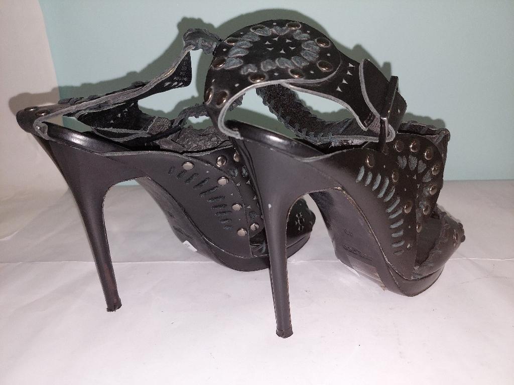 700C* Jimmy CHOO voor H&M zwarte lederen sandalen (40), Kleding | Dames, Schoenen, Verzenden, Zwart, JIMMY CHOO for H&M, Schoenen met hoge hakken