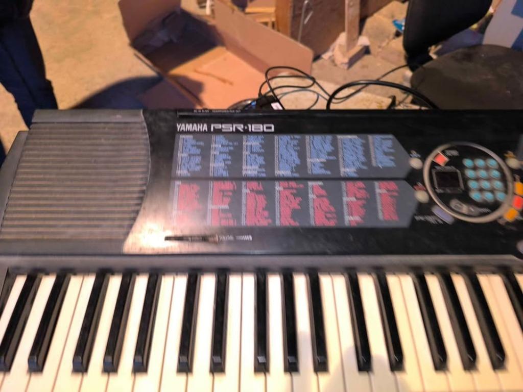 Synthetiseur Yamaha PSR-180 :, Musique & Instruments, Enlèvement, Comme neuf, Yamaha