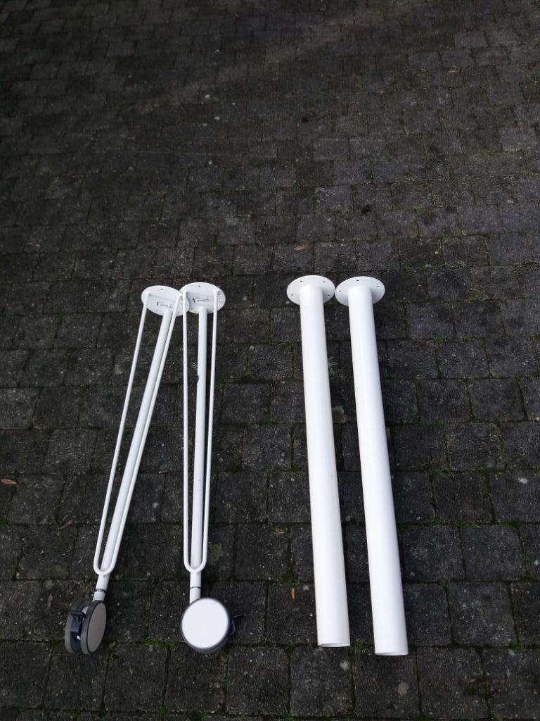 pieds de table/bureau ikea 15€, Maison & Meubles, Bureaux, Enlèvement, Avec roues, Comme neuf