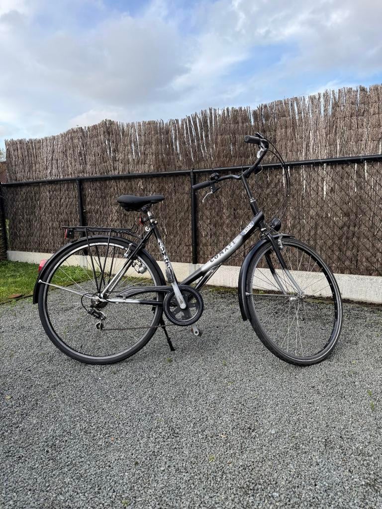 Damesfiets in goede staat, Ophalen