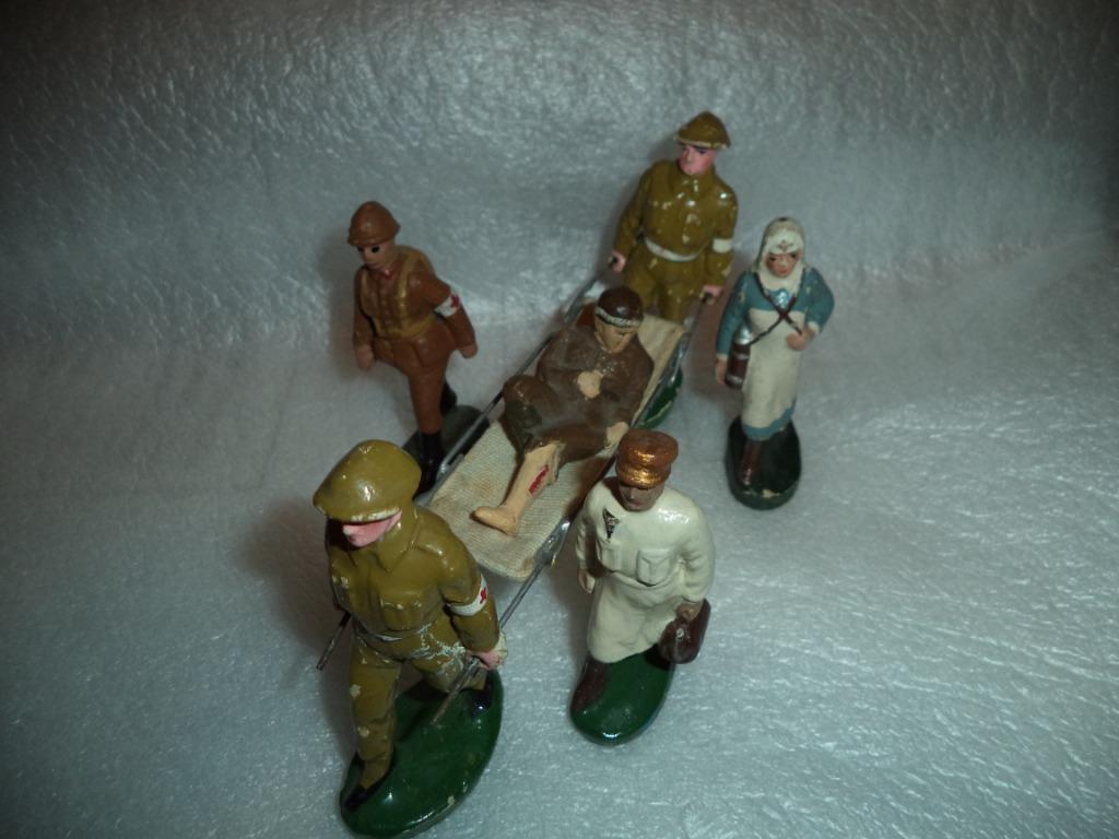 Nazaire Beeusaert : lot de blessés et 2 soignants, Antiquités & Art, Antiquités | Jouets, Enlèvement ou Envoi