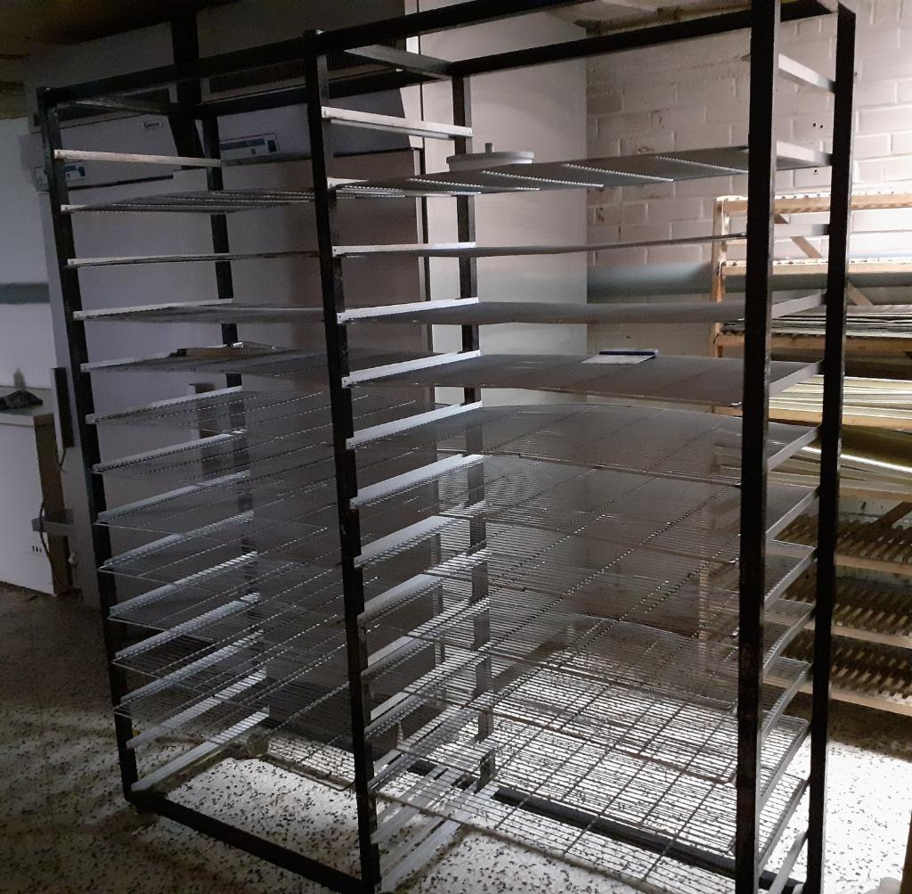 GRAND RAYONNAGE DOUBLE AVEC GRILLES INOX 50X80, Articles professionnels, Enlèvement