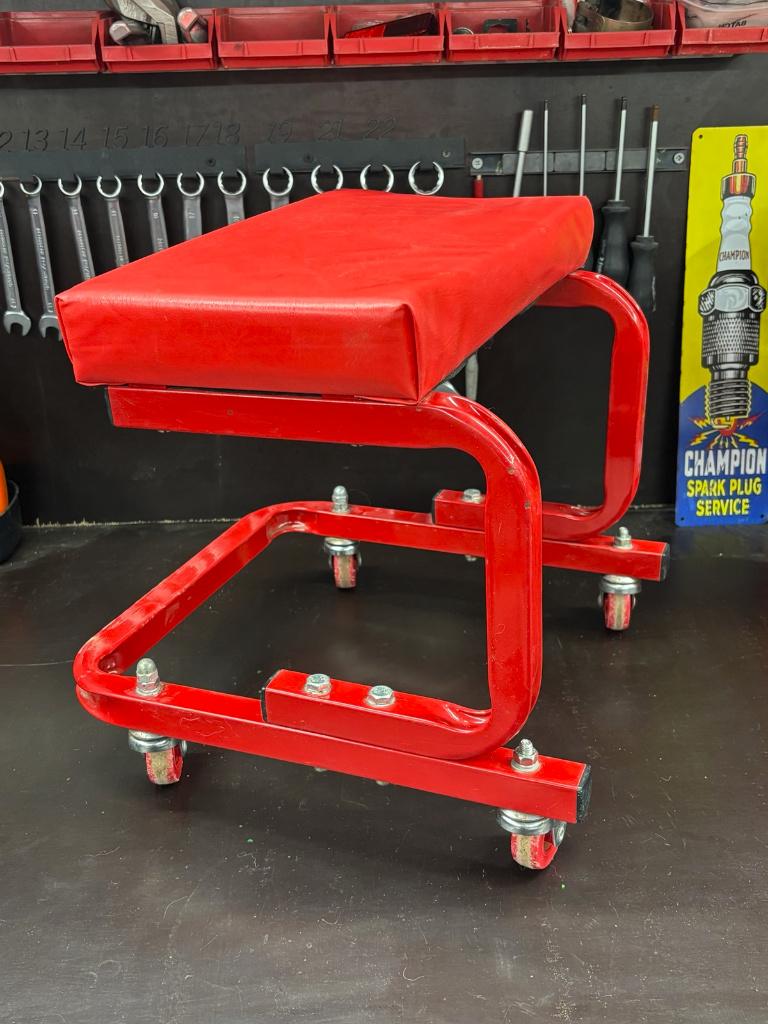 Tabouret d'atelier, Enlèvement, Utilisé