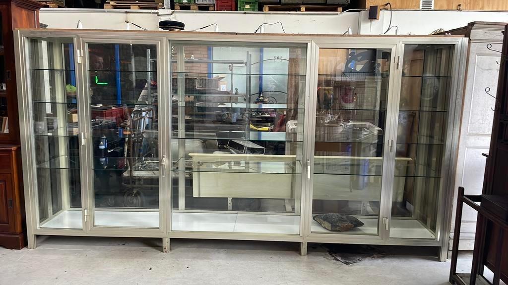 Presentatie/vitrinekast mega, Huis en Inrichting, Kasten | Vitrinekasten, Ophalen, Zo goed als nieuw, Glas