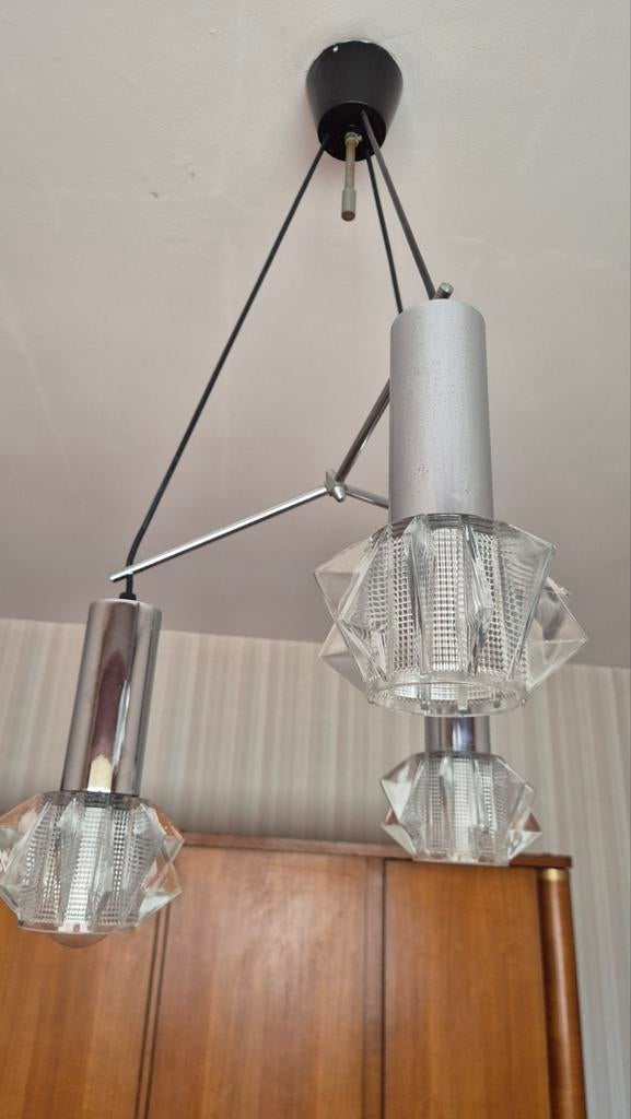 Lustre vintage, Enlèvement