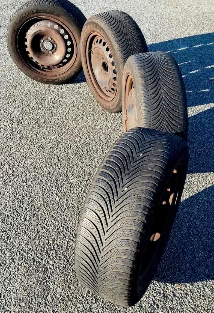 Roues hiver 205/55-16 d'une Ford Focus, Pneus et Jantes, Pneus hiver, 16 pouces, 205 mm