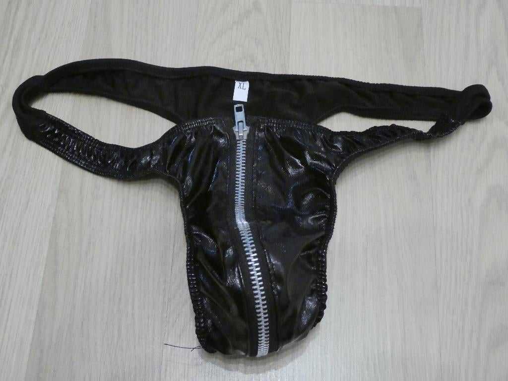 String Lak PVC Zwart Rits, Ophalen of Verzenden, Zwart, Slip