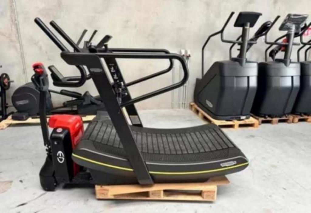 Technogym skillmill in perfecte staat!!, Sport en Fitness, Ophalen, Zo goed als nieuw
