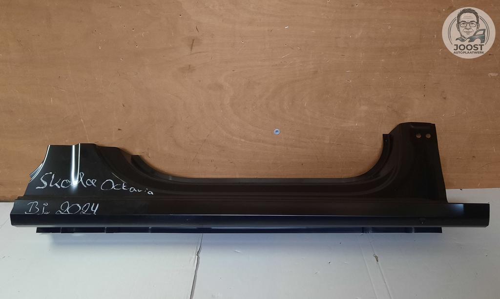 Dorpel rechtsvoor Skoda Octavia IV v.a 2020 5E7809602D, Herkomst onderdeel bekend, Rechts, Nieuw, Ophalen of Verzenden