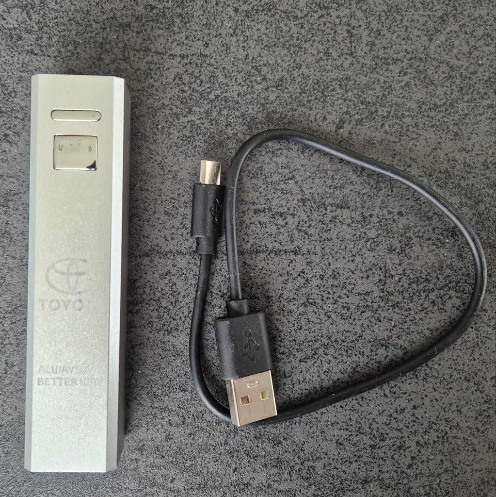 TOYOTA - Powerbank, Computers en Software, USB Sticks, Ophalen of Verzenden