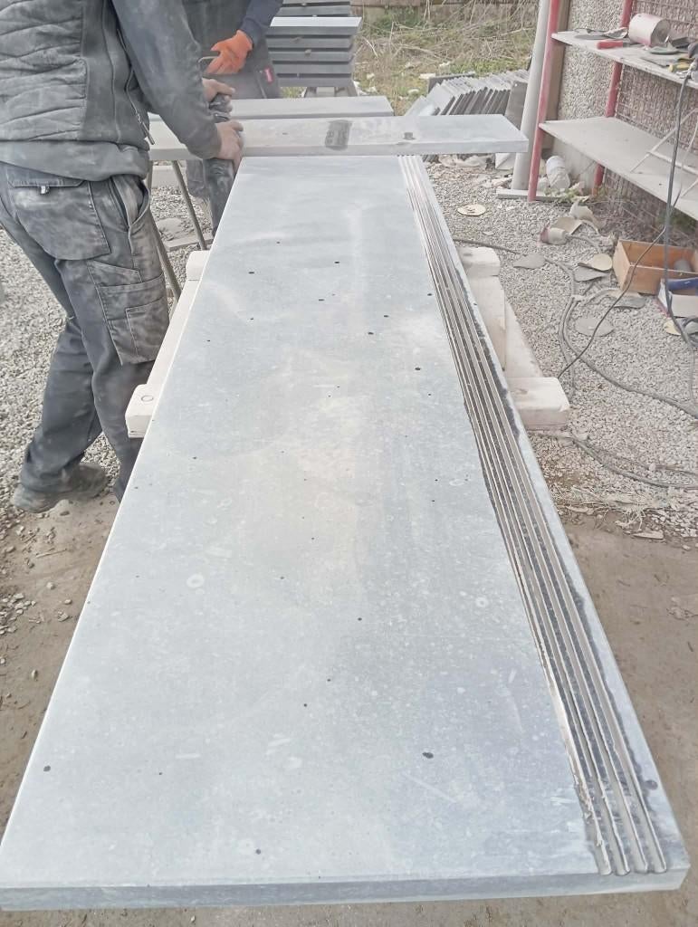 Pierre bleue, Enlèvement