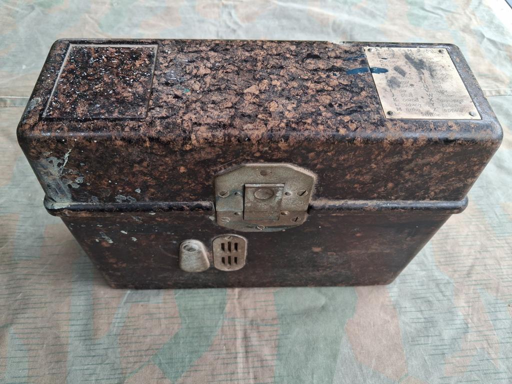 boîte en bakelite ww2 allemand Feldfernspaker 33, Collections, Enlèvement ou Envoi, Armée de terre, Caisse ou Géocache