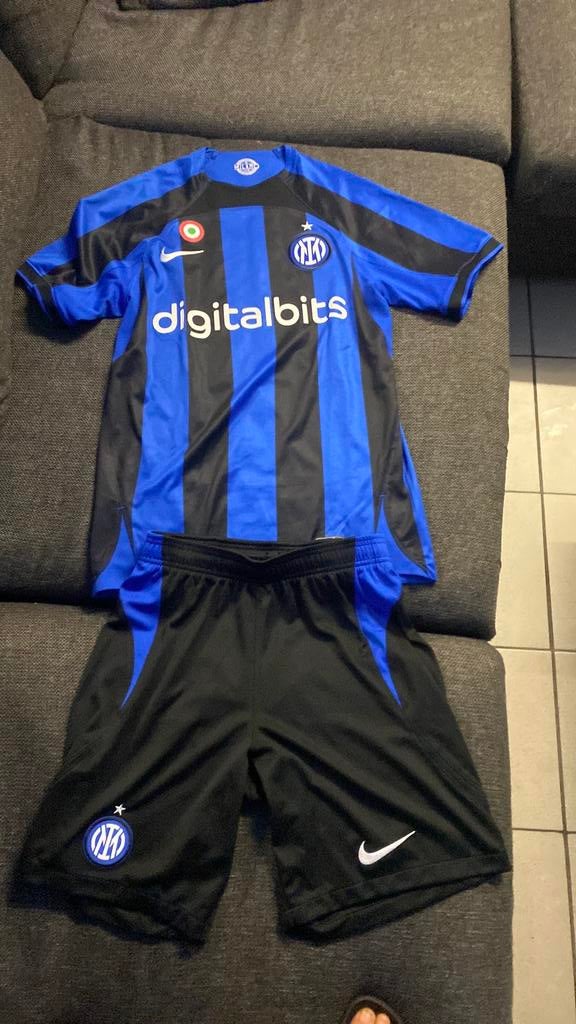 Pull Lukaku Inter Milan avec pantalon taille S, Taille S, Enlèvement ou Envoi, Neuf, Maillot