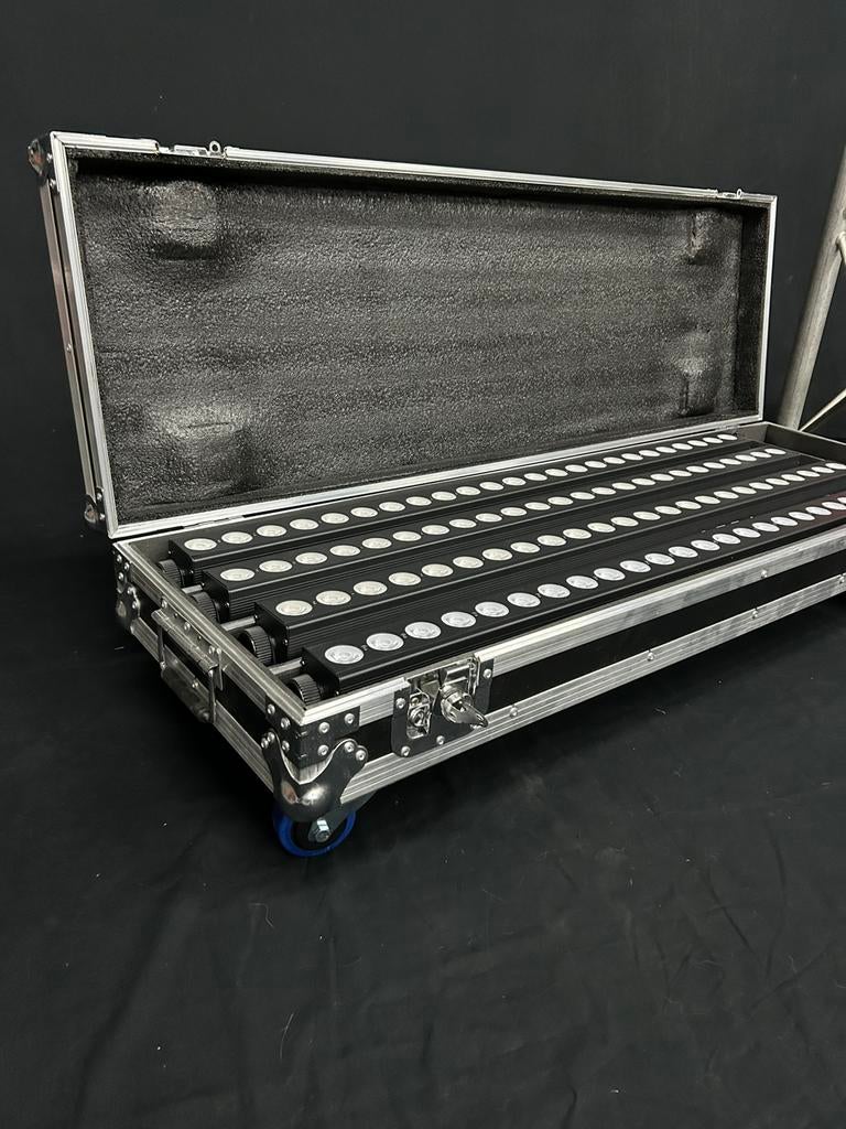 Complete Led Bar Set: 4x LB24 RGBW met Flightcase Nieuw, Muziek en Instrumenten, Behuizingen en Koffers, Ophalen of Verzenden