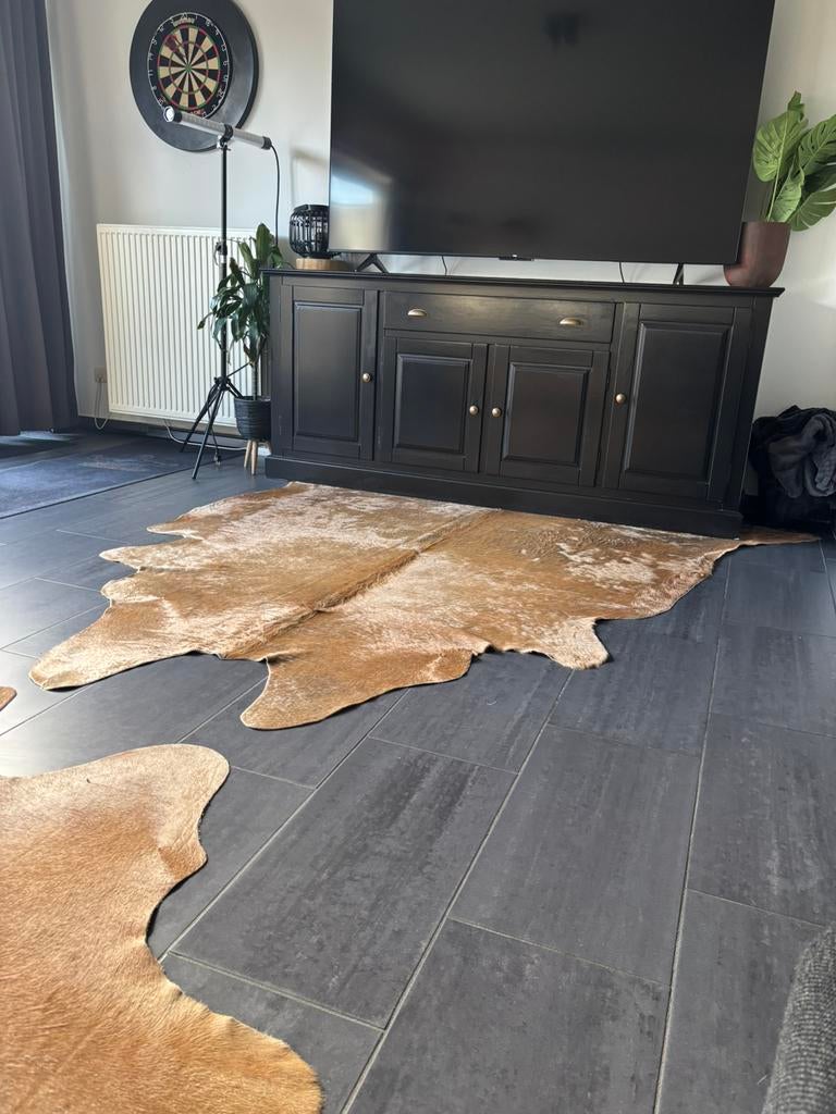Koeienhuid tapijt 180x180 cm (2 stuks), Huis en Inrichting, Ophalen, Bruin