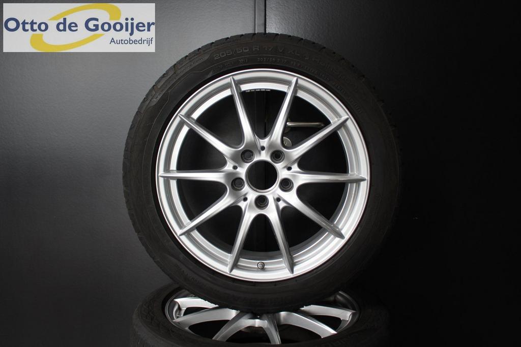 Mercedes CLA Velgen 17 Inch Zomerbanden 205/50R17, Auto-onderdelen, Ophalen, Gebruikt, -, -
