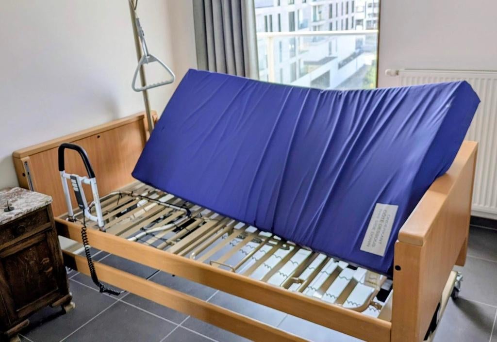 Ziekenhuisbed, Ophalen, Zo goed als nieuw