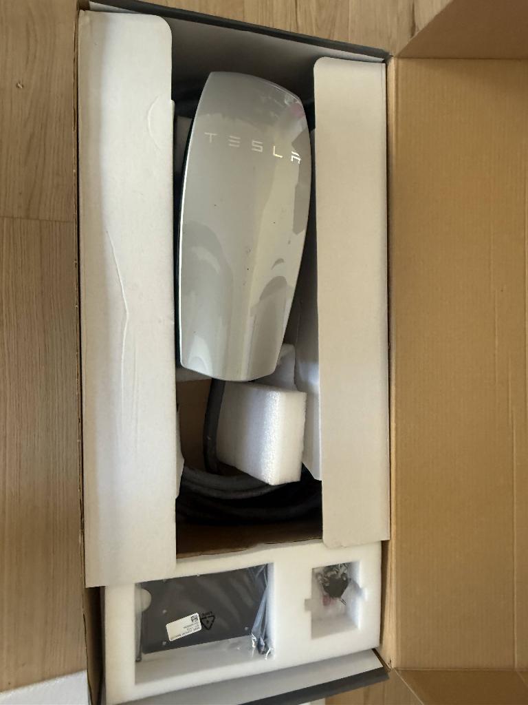 Tesla Wall Connector gen3, Ophalen, Zo goed als nieuw, Laadpaal