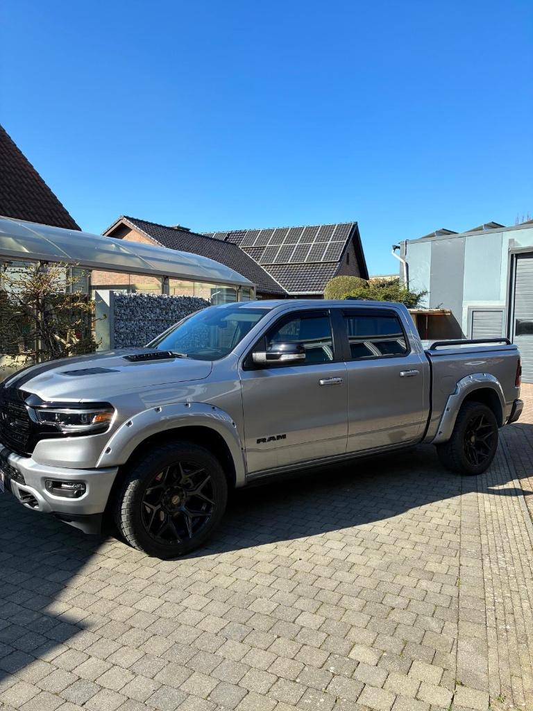 Dodge Ram 1500 limited night bullet, Auto's, Dodge, Automaat, Leder, 5 zetels, Dealer onderhouden