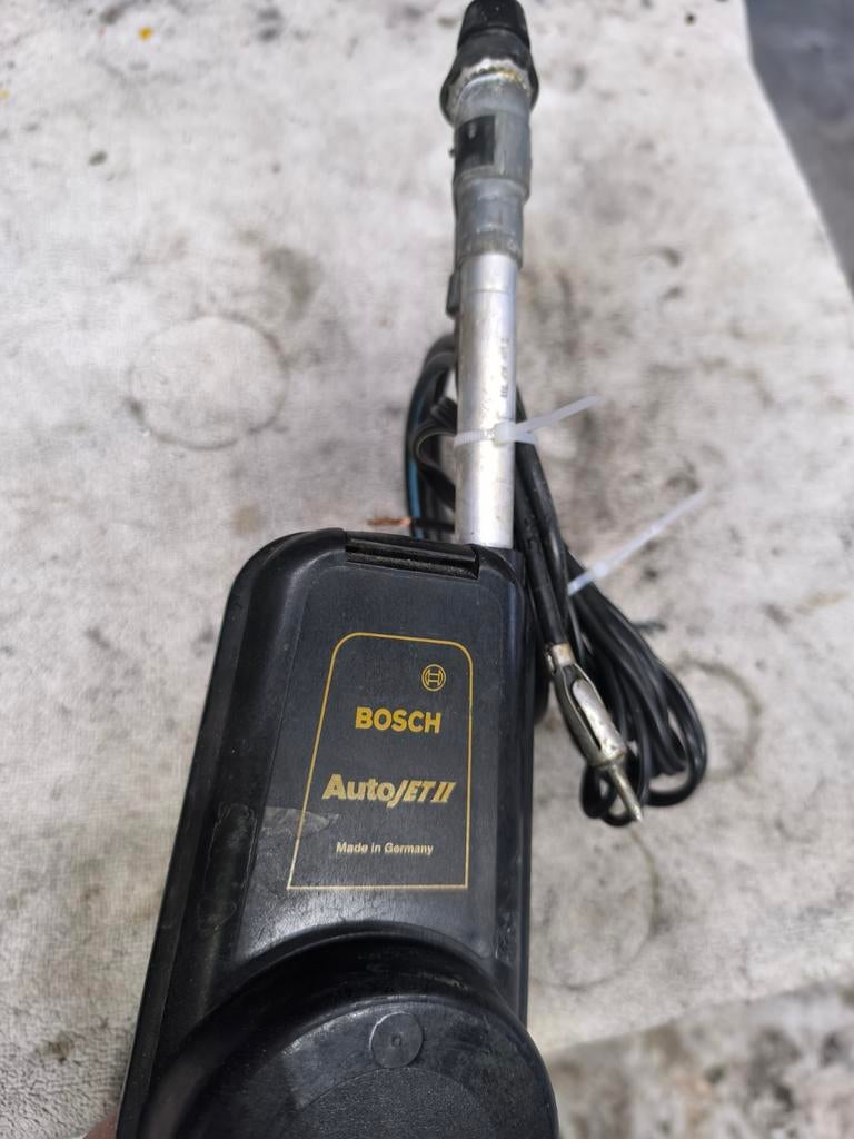 Bosh electrische automatische antenne, Ophalen