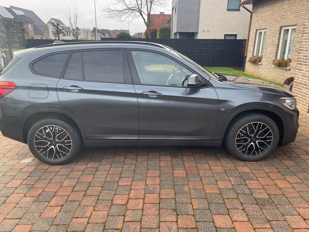 BMW X1 18I, Auto's, BMW, Euro 6, Alcantara, Lichtsensor, 159 g/km