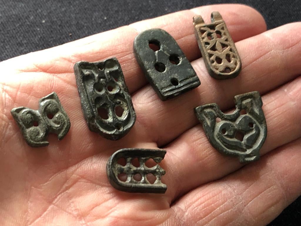 GOTISCH - MEROVINGISCHE brons applieken SYMBOLEN Bodemvondst, Antiek en Kunst, Ophalen of Verzenden, Brons