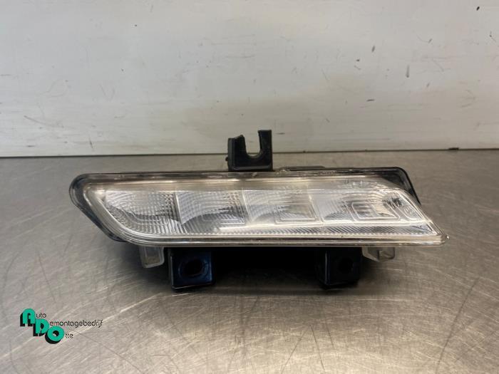 Veilleuse droite d'un Renault Clio (Clio 4 12-), Renault, -, 3 mois de garantie, Utilisé