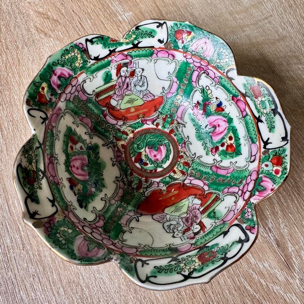 Porseleinen handgeschilderde lotusvormige kom - China, Antiek en Kunst, Ophalen