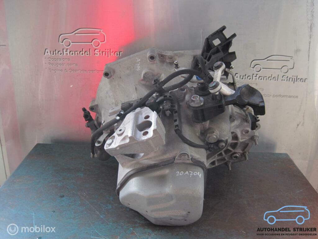 Gebruikte & revisie 5-versn.bak 20a704 Peugeot 208 c3('12->), Gebruikt, Ophalen of Verzenden, Peugeot, Peugeot