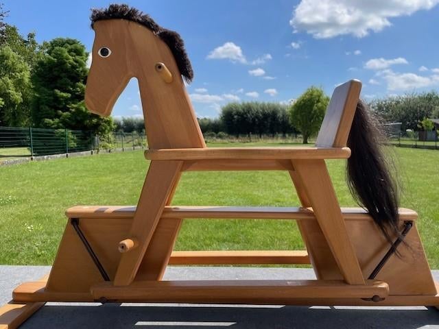 Cheval à bascule, Enlèvement, Utilisé