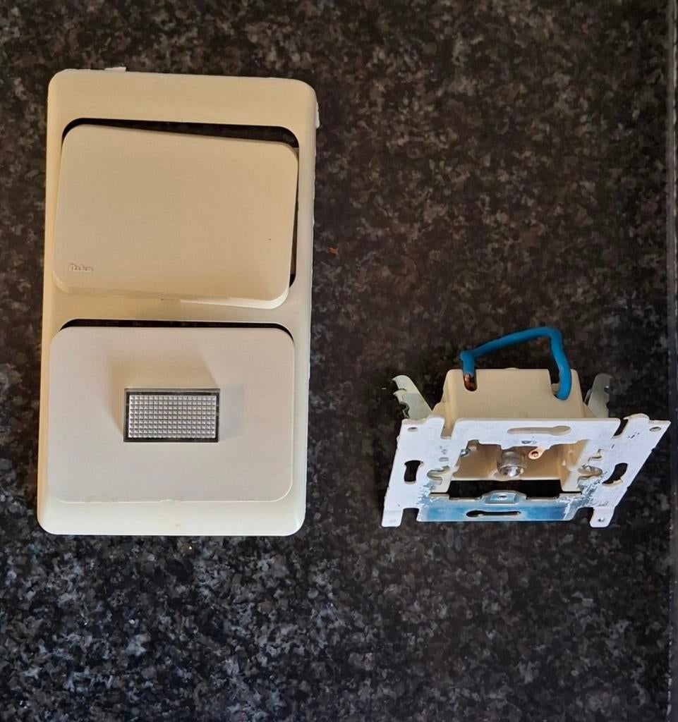 Double interrupteur NIKO blanc, Enlèvement, Utilisé, Interrupteur