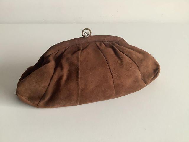 vintage daim / suède clutch, Handtassen en Accessoires, Tassen | Damestassen, Ophalen of Verzenden, Gebruikt, Bruin, Avondtasje