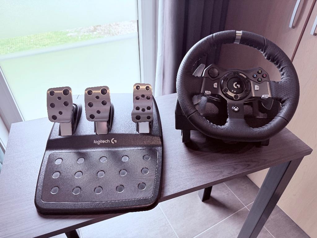 Xbox S +Racestuur Logitech, Enlèvement, Comme neuf, Xbox Series S