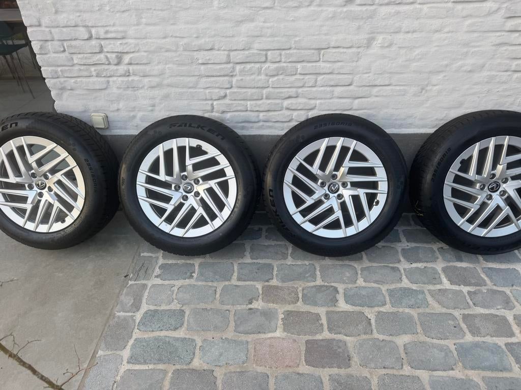 19 inch Lexus RX winterset (2023+), Auto-onderdelen, Banden en Velgen, Ophalen, 19 inch, Winterbanden, Velg(en)