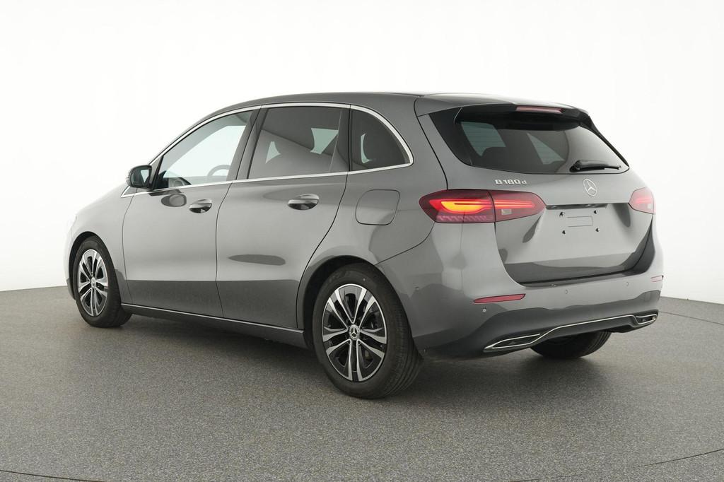 Mercedes-Benz B-klasse 180 d Business Line | Verwarmde Zetel, 745 kg, Gebruikt, Zwart, 4 cilinders